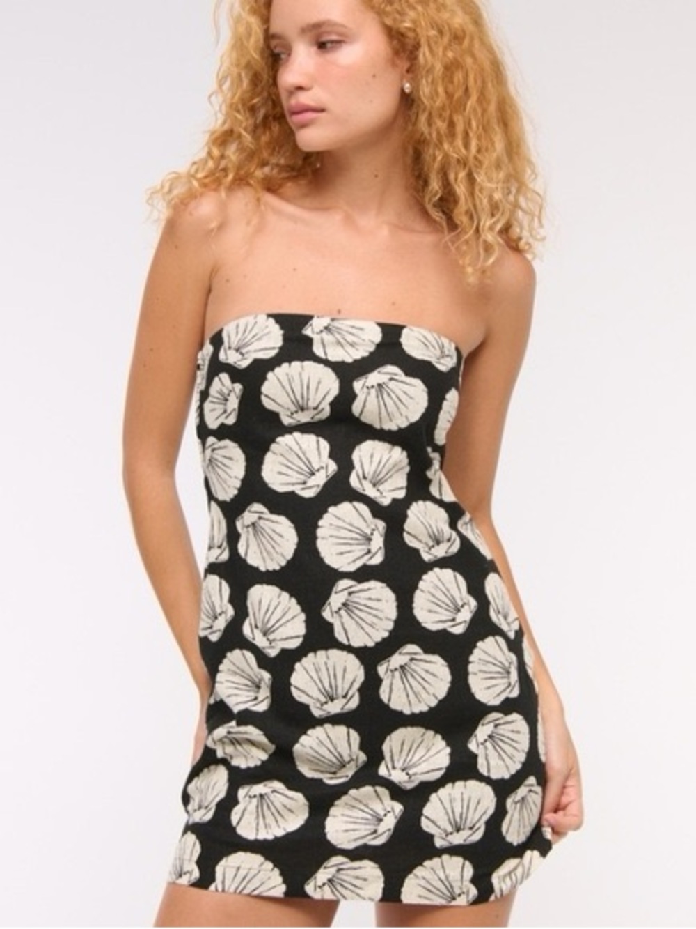 Abercrombie Large Petite Black Strapless Shell-Print mini dress with shorts